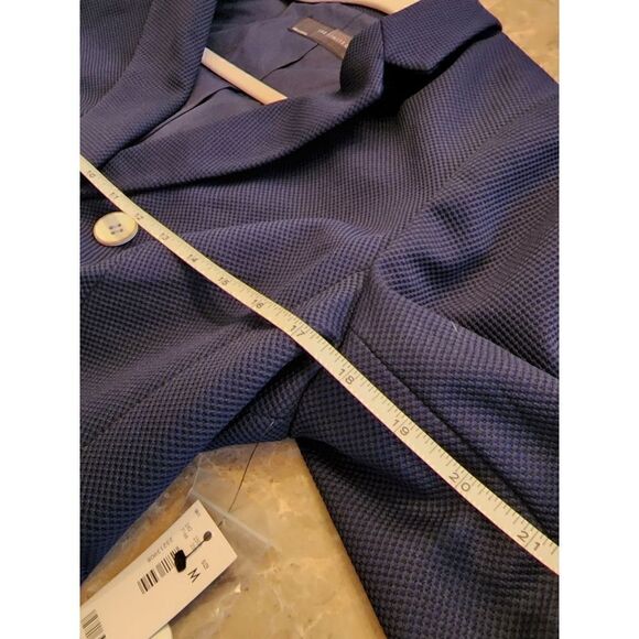 The Limited NWT structured waffle texture navy blazer - Picture 4 of 11